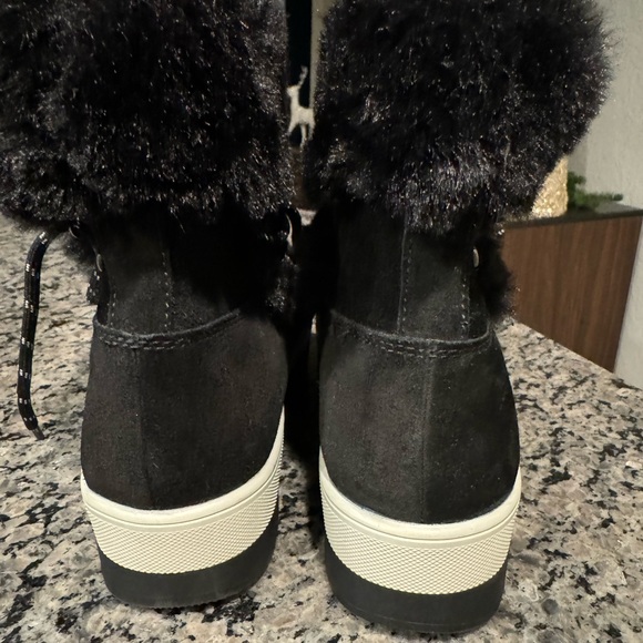 Cougar Vanity Waterproof Boots NWOT Never Worn - Picture 5 of 6